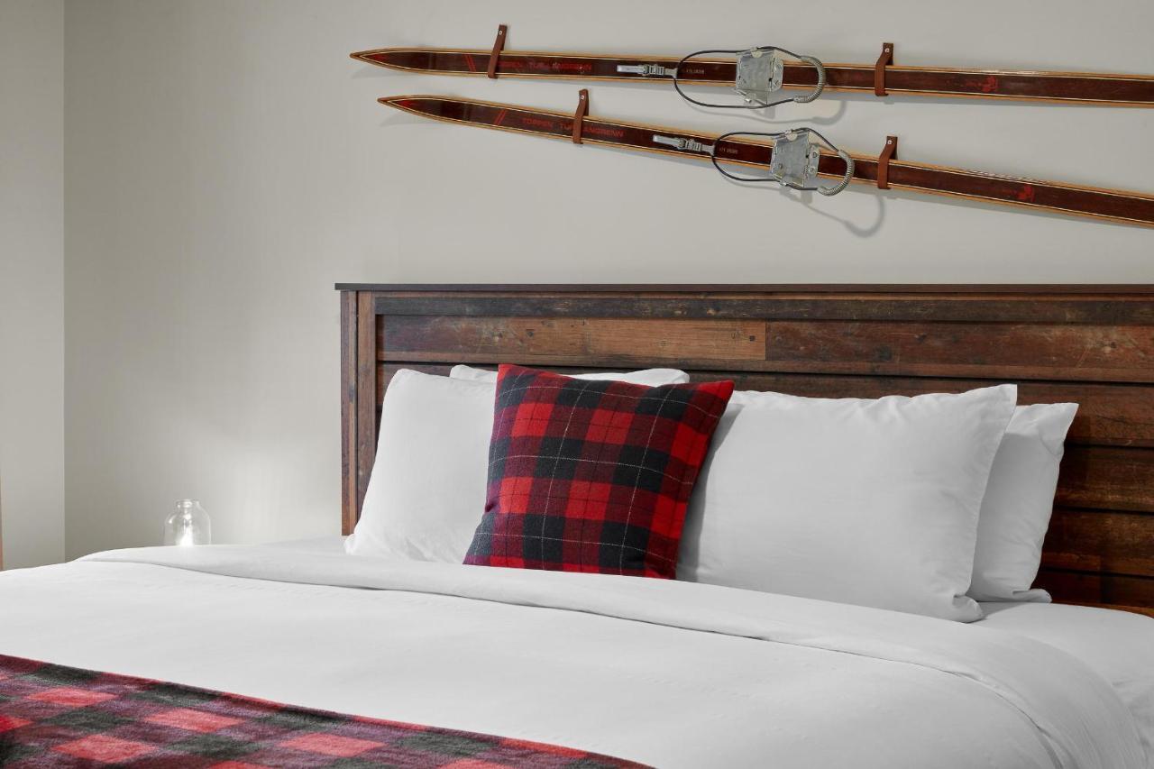 Newly Renovated Grizzly Lodge, Spacious 3Br 2Ba With Open Pool, Hot Tub Canmore Buitenkant foto