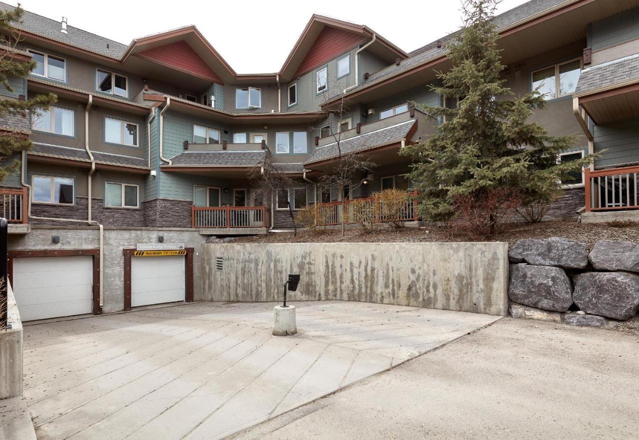 Newly Renovated Grizzly Lodge, Spacious 3Br 2Ba With Open Pool, Hot Tub Canmore Buitenkant foto