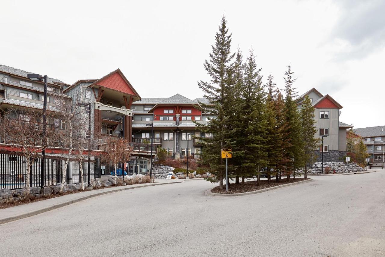 Newly Renovated Grizzly Lodge, Spacious 3Br 2Ba With Open Pool, Hot Tub Canmore Buitenkant foto