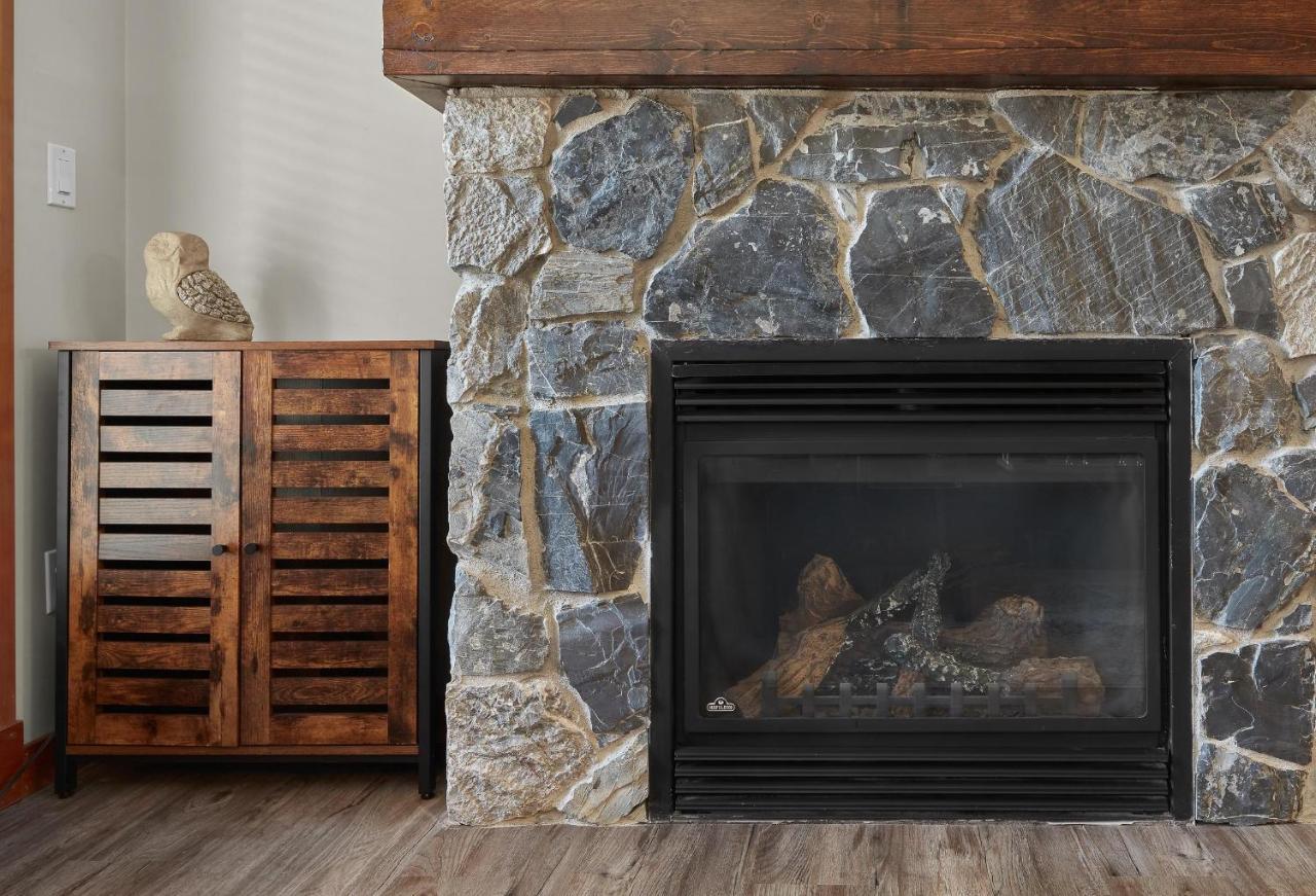 Newly Renovated Grizzly Lodge, Spacious 3Br 2Ba With Open Pool, Hot Tub Canmore Buitenkant foto
