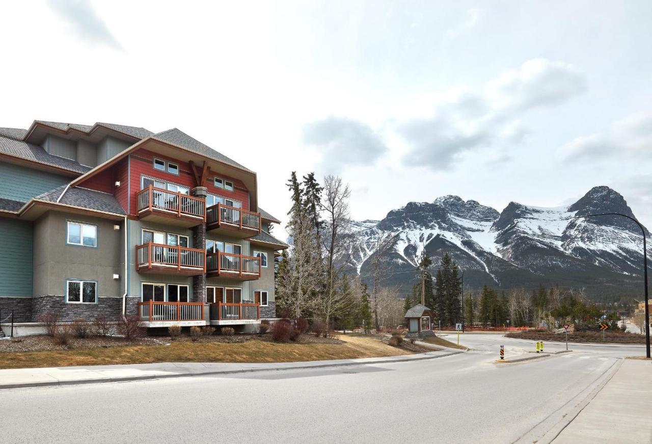 Newly Renovated Grizzly Lodge, Spacious 3Br 2Ba With Open Pool, Hot Tub Canmore Buitenkant foto