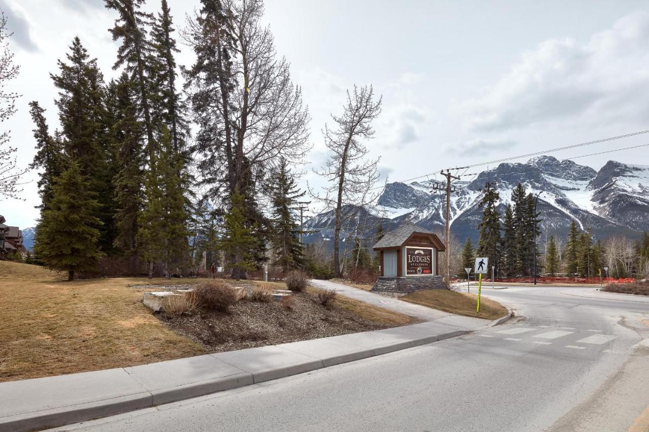 Newly Renovated Grizzly Lodge, Spacious 3Br 2Ba With Open Pool, Hot Tub Canmore Buitenkant foto